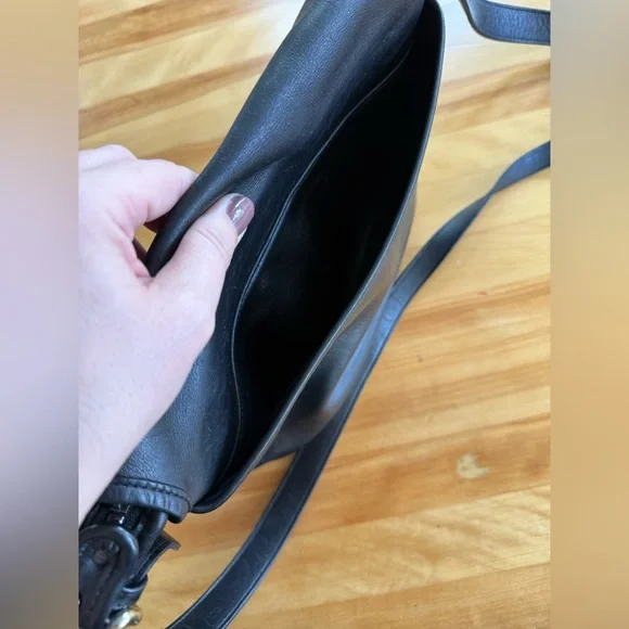 Vintage Coach Black Leather Shoulder Bag - Picture 9 of 13